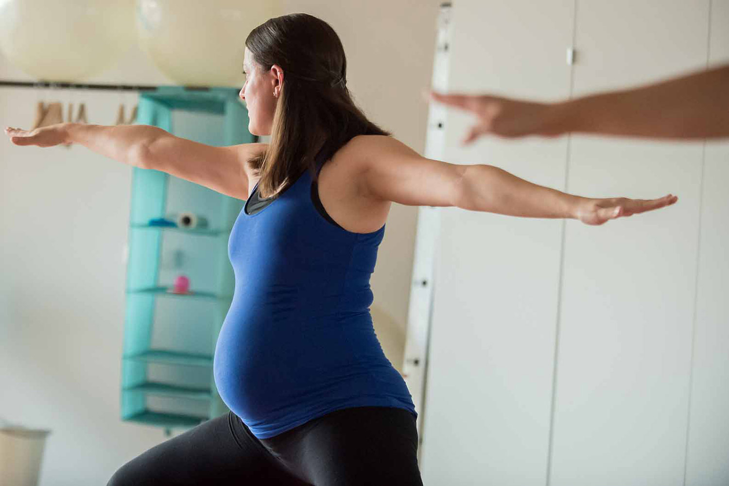 schwangere-im-flow-prenatal-yoga.jpg